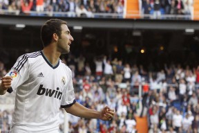 开云体育下载-锡安进攻端无人可挡，鹈鹕硬仗取胜辽宁队，一场跨越篮球次元的对决启示录