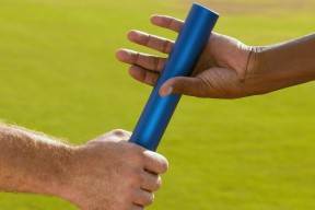 开云体育官网-季后赛抢七之夜，孔德表现堪称教科书